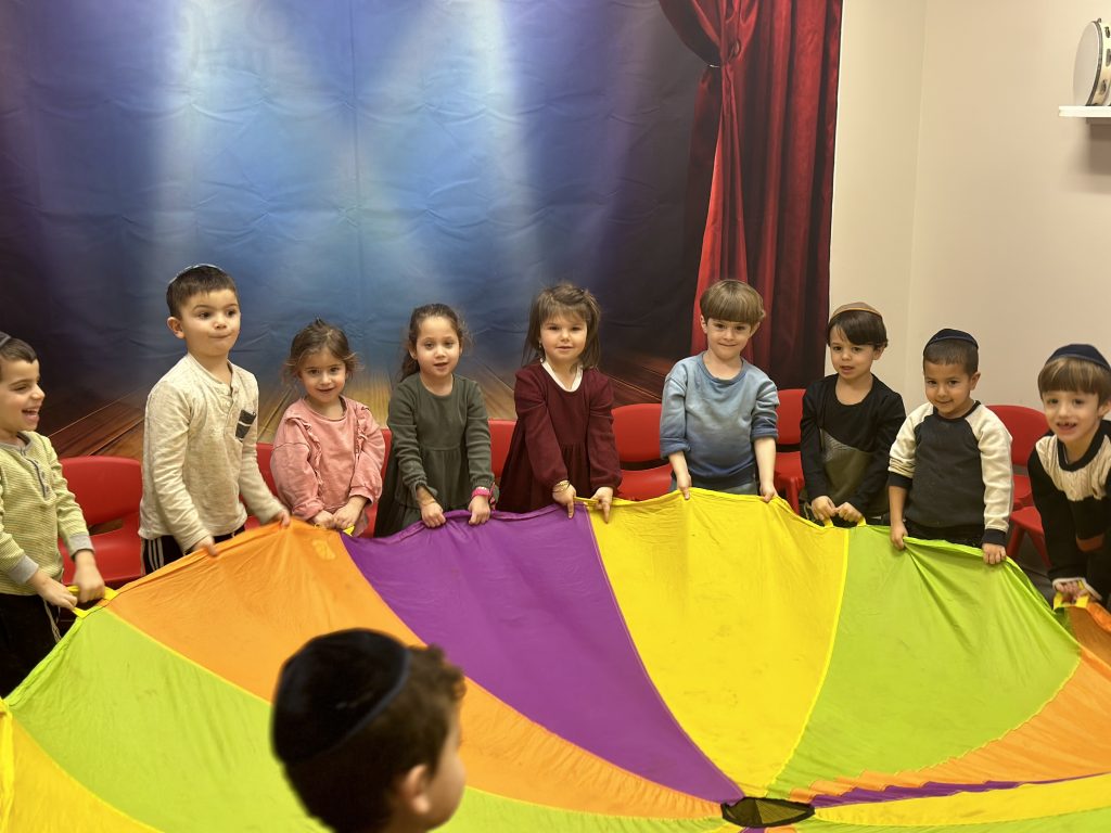 Students learning at Keter